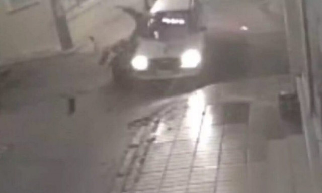 Ντελιβεράς παραβιάζει stop και συγκρούεται με ΙΧ