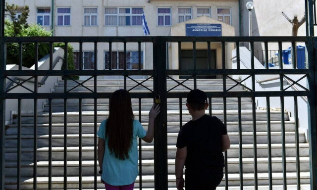 «Καθρέπτης» του δημογραφικού προβλήματος τα δημοτικά που αδειάζουν