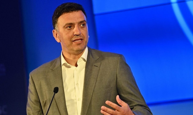 Minister Kikilias briefed about successful tourism season on Thassos