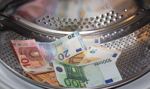 «Ραβασάκια» σε λογιστές για υποθέσεις ξεπλύματος χρήματος