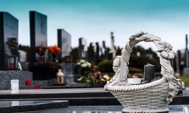 Εταιρεία προσφέρεται για να σε θάψει ζωντανό έναντι 57.000 ευρώ