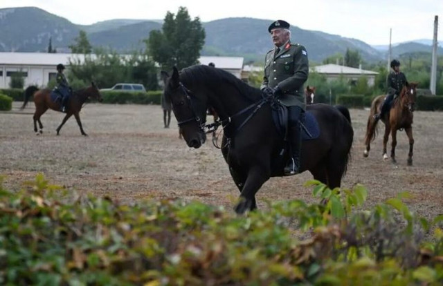 ΓΕΕΘΑ: Ιδρύεται ξανά το ιππικό - Πρώην δήμαρχος αναλαμβάνει διοικητής