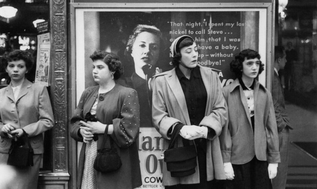 «Ο Μελαγχολικός Παρατηρητής», έκθεση για τον φωτογράφο Louis Faurer