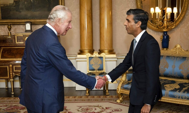 O Σούνακ ειναι ο νέος πρωθυπουργός της Βρετανίας