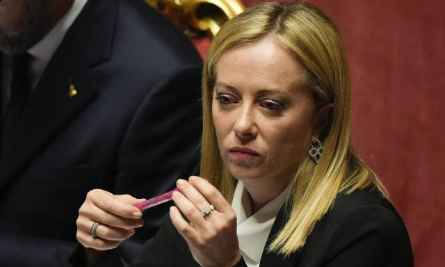 Μελόνι: Θέλει να απαγορεύσει την είσοδο πλοίων ΜΚΟ στην Ιταλία