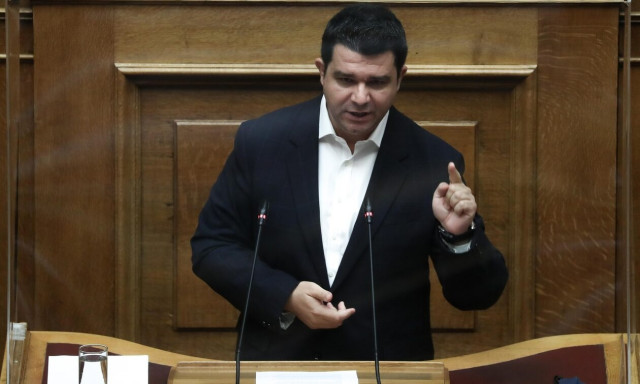 Απάντηση Κάτση στον Πιερρακάκη: Κρύβεται στην επιφάνεια