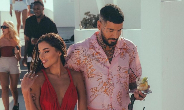 Snik: Ζει τον έρωτά του στις Μαλδίβες