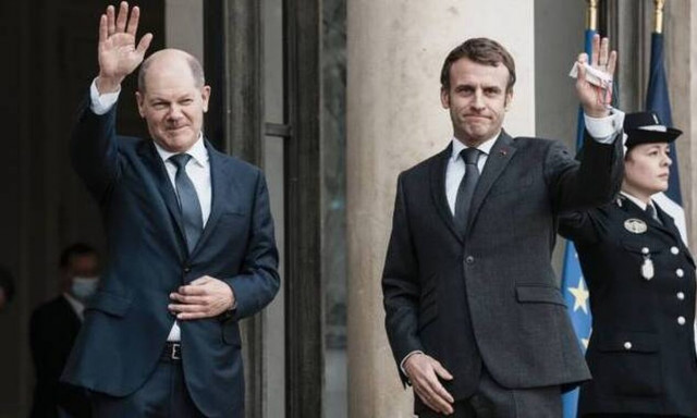 Αυτοί οι δυο πρέπει να είναι μεγάλα σαΐνια