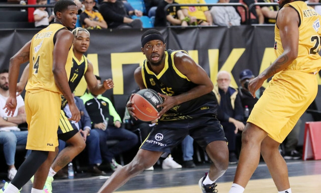 Basket League: Ο Άρης «τελείωσε» το αήττητο της ΑΕΚ