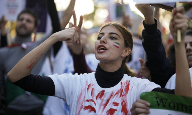 Γερμανία: Τρεις τραυματίες από επίθεση αγνώστων σε διαδηλωτές