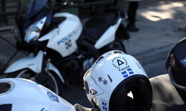 Συνελήφθησαν 20χρονος και 14χρονος στην Κηφισιά για απόπειρα ληστείας