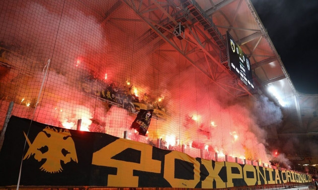 Super League: Εντυπωσιακές εικόνες στο ΑΕΚ – ΠΑΟΚ