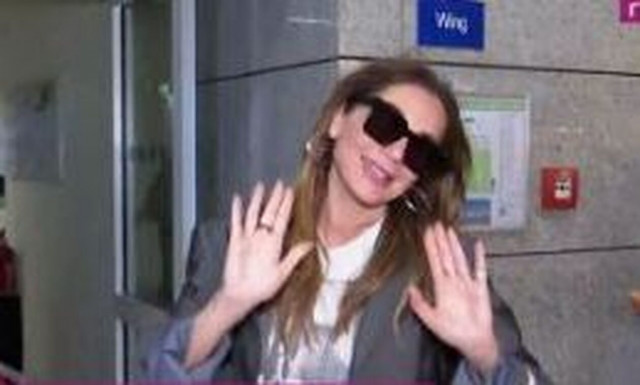 Δέσποινα Βανδή: Γιατί τα έβαλε με τους δημοσιογράφους στο αεροδρόμιο