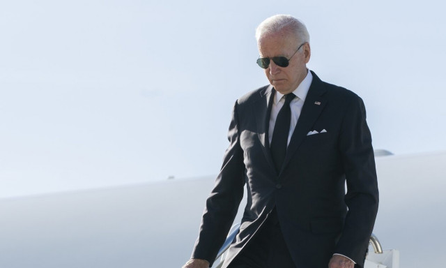 Αποκάλυψη NBC: Ο Ζελένσκι έβγαλε από τα «ρούχα» του τον Μπάιντεν