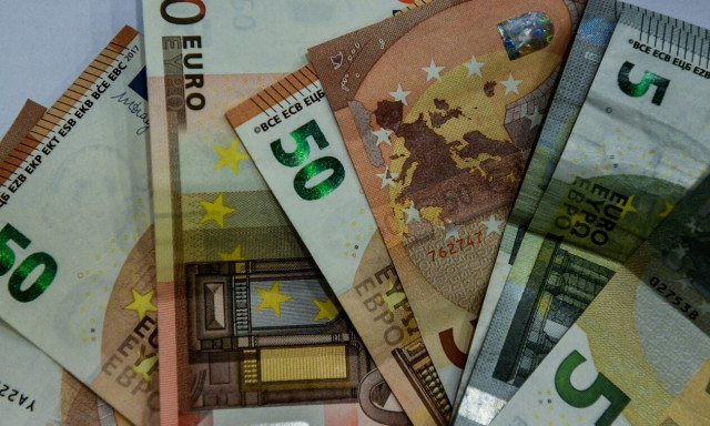 ΟΠΕΚΑ: Ποιοι δικαιούχοι θα δουν χρήματα στον λογαριασμό τους