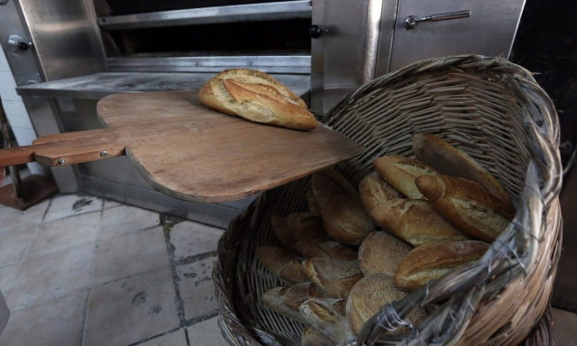 «Φωτιά» η τιμή στο ψωμί - Είδος πολυτελείας και η φέτα