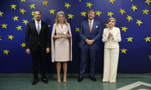 Βασιλικό ζεύγος Ολλανδίας: Σε σχολεία και δομές ασυνόδευτων παιδιών