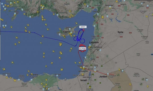 Αμερικανικό αεροσκάφος σχεδίασε... πέος ανοιχτά της Κύπρου