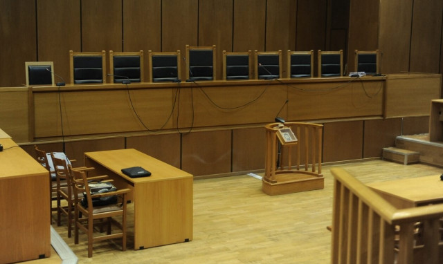 Πλαστές βεβαιώσεις για πατρική κακοποίηση - Ψυχολόγος στο μικροσκόπιο