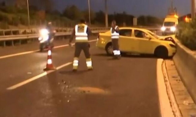 Τροχαίο στον περιφερειακό Υμηττού -Στο νοσοκομείο οδηγοί Ι.Χ. και ταξί