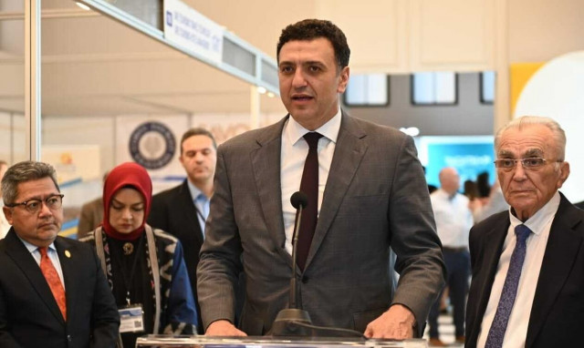 Βασίλης Κικίλιας: Η τουριστική περίοδος επιμηκύνθηκε και στην Αθήνα