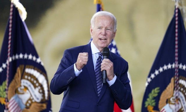 ΗΠΑ: Ο Μπάιντεν λέει πως το Twitter διασπείρει ψεύδη σε όλο τον κόσμο