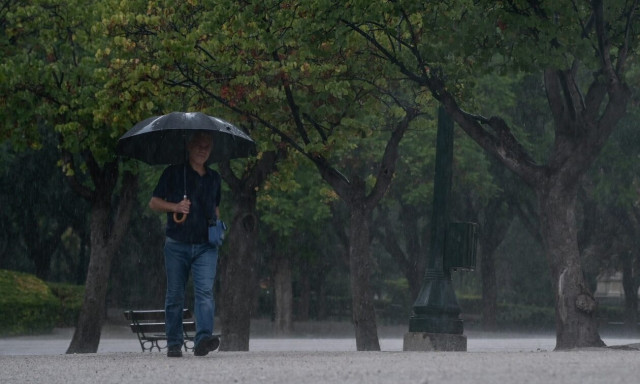 Κακοκαιρία «EVA»: Πάνω από τη δυτική Ελλάδα το βαρομετρικό