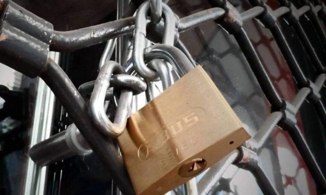 ΑΑΔΕ: Λουκέτο σε πρατήριο καυσίμων στο Χαλάνδρι