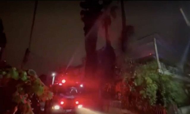 Κακοκαιρία «EVA»: Φωτιά από κεραυνό στο Χαϊδάρι