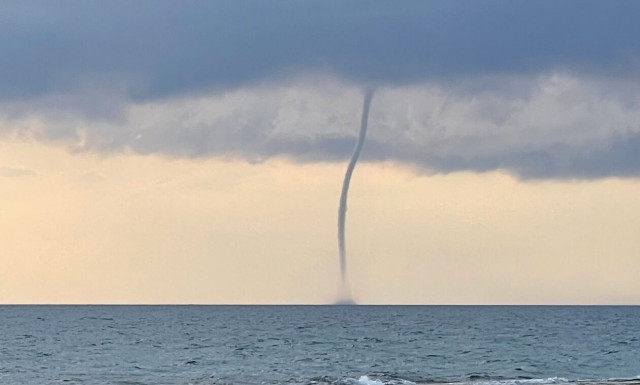 Κακοκαιρία «EVA»: Υδροστρόβιλοι στη Μεσσηνία και την Ηγουμενίτσα