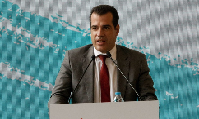 Παρέμβαση Πλεύρη για φακελάκια με μίζες σε γνωστό καρδιοχειρούργο