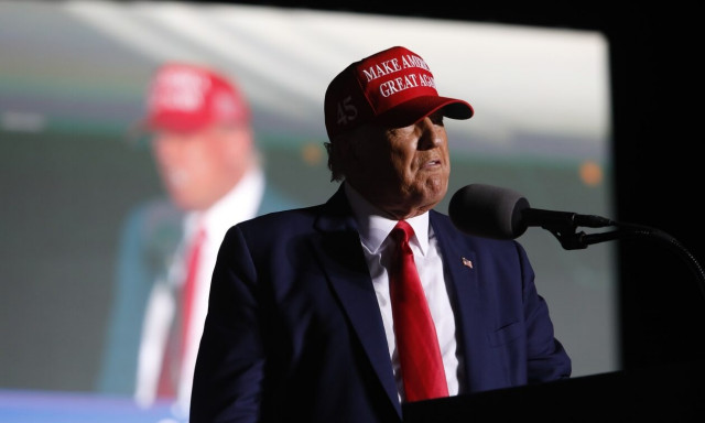 Ενδιάμεσες εκλογές στις ΗΠΑ: Πόσο πιθανή είναι η επιστροφή του Τράμπ;