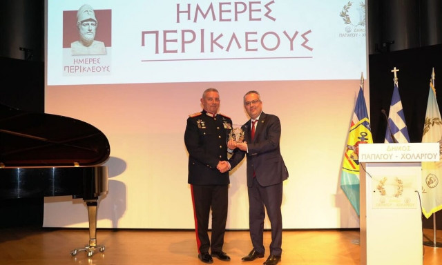 Κ. Φλώρος: Το βραβείο Περικλέους απονεμήθηκε στον Αρχηγό ΓΕΕΘΑ