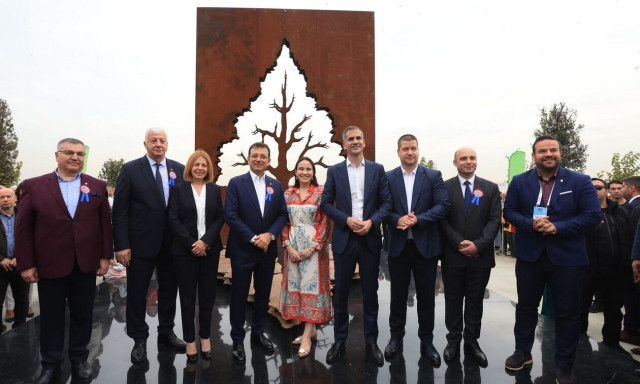 Εκρέμ Ιμάμογλου: «Απαράδεκτη η μεταχείριση του Τζιτζικώστα»