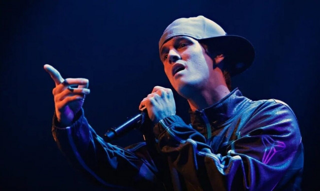 Νεκρός στα 34 του ο τραγουδιστής Άαρον Κάρτερ