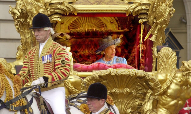 Μια Ελληνίδα στο Μπάκιγχαμ αποκαλύπτει τα μυστικά του παλατιού