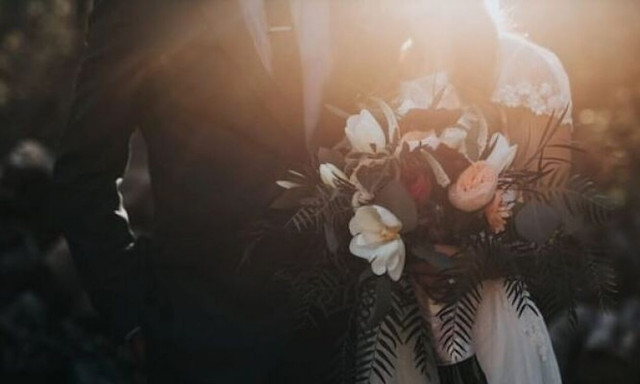 Χώρισε την σύντροφό του επειδή ανακάλυψε ότι είχε πέντε συζύγους