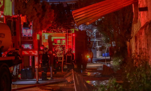 Αθήνα: Φωτιά σε πολυκατοικία στην περιοχή της Νέας Κυψέλης