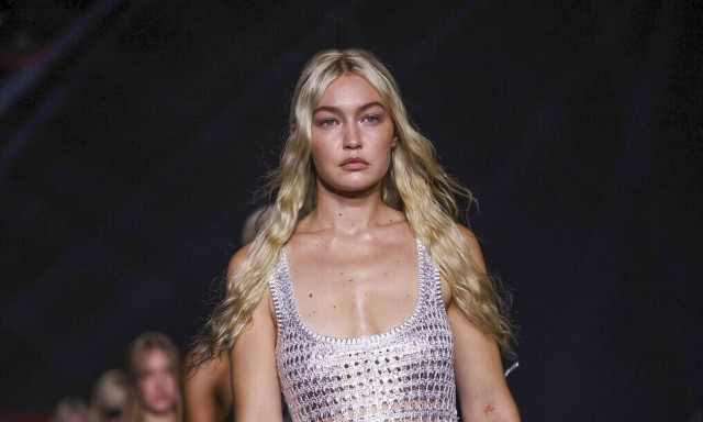 Εγκατέλειψε η Τζίτζι Χαντίντ το Twitter:«Bόθρος μίσους και φανατισμού»