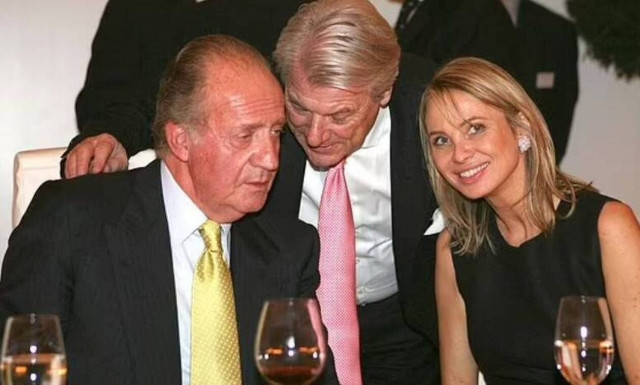 Κορίνα Λάρσεν: Ο Χουάν Κάρλος λάμβανε «σακούλες γεμάτες μετρητά»