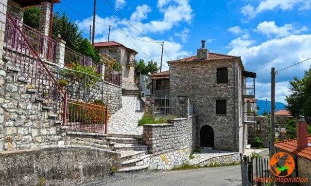 Κερασοχώρι: Το υπέροχο χωριό των Αγράφων με τα πέτρινα σπίτια