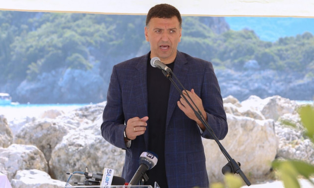 Kικίλιας στο SkyNews: Πάνω από 3 εκ. Βρετανοί στην Ελλάδα το 2022