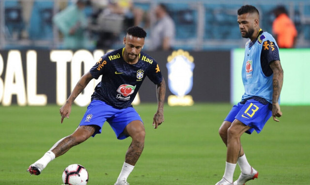 Μουντιάλ 2022: Με Νεϊμάρ και Ντάνι Άλβες η Βραζιλία, εκτός ο Φιρμίνο