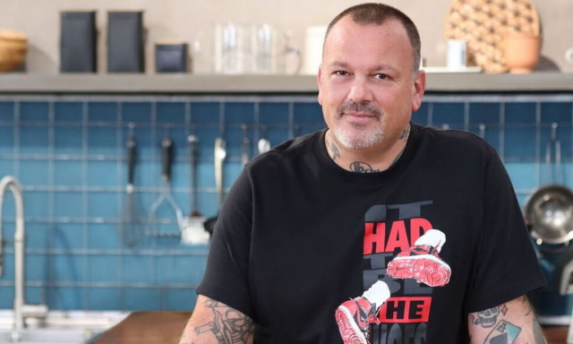 Δημήτρης Σκαρμούτσος: Πότε κάνει πρεμιέρα η εκπομπή μαγειρικής του;