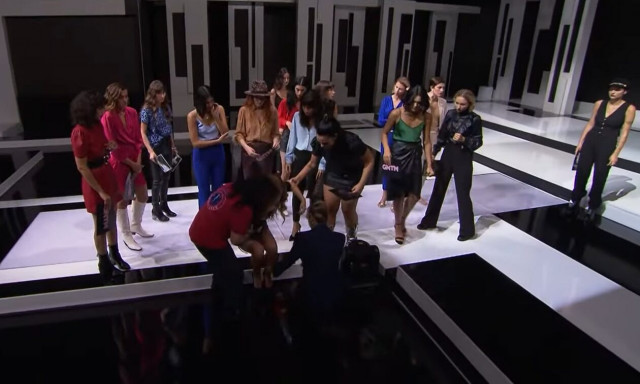 GNTM 5: Αποχώρησε και κατέρρευσε στο πλατό – Τη βοήθησαν οι διασώστες