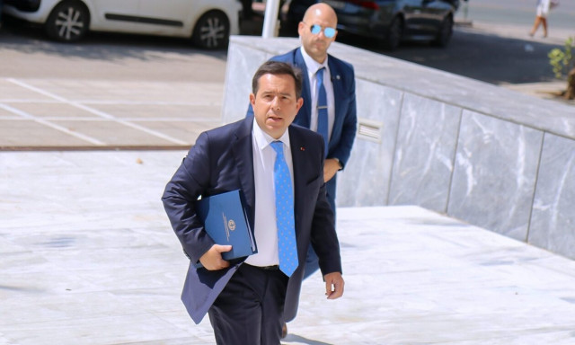 Νότης Μηταράκης