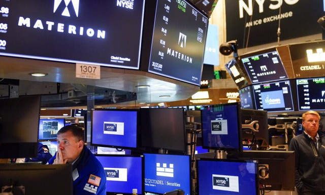 Κλείσιμο με άνοδο στη Wall Street στη σκιά των ενδιάμεσων εκλογών