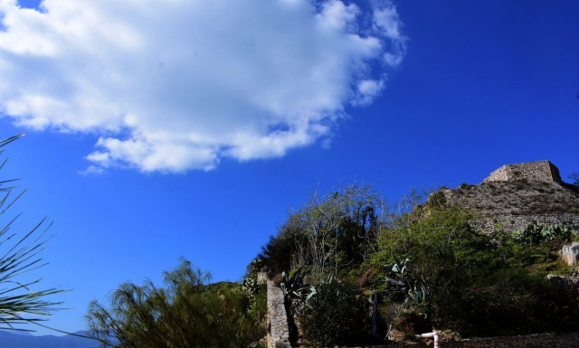 Καιρός Πέμπτη (10/11): Η χώρα χωρίζεται στη μέση - Από 0 μέχρι 20°C