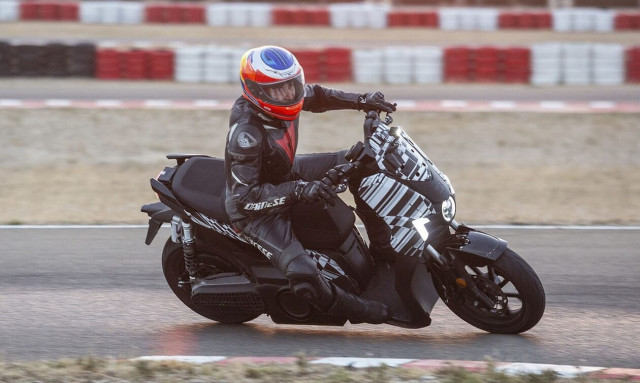 Η SEAT MÓ αποκαλύπτει το νέο MÓ 125 Performance