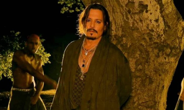 Τζόνι Ντεπ: Αντιδράσεις για την εμφάνισή του σε σόου της Ριάνα (vid)